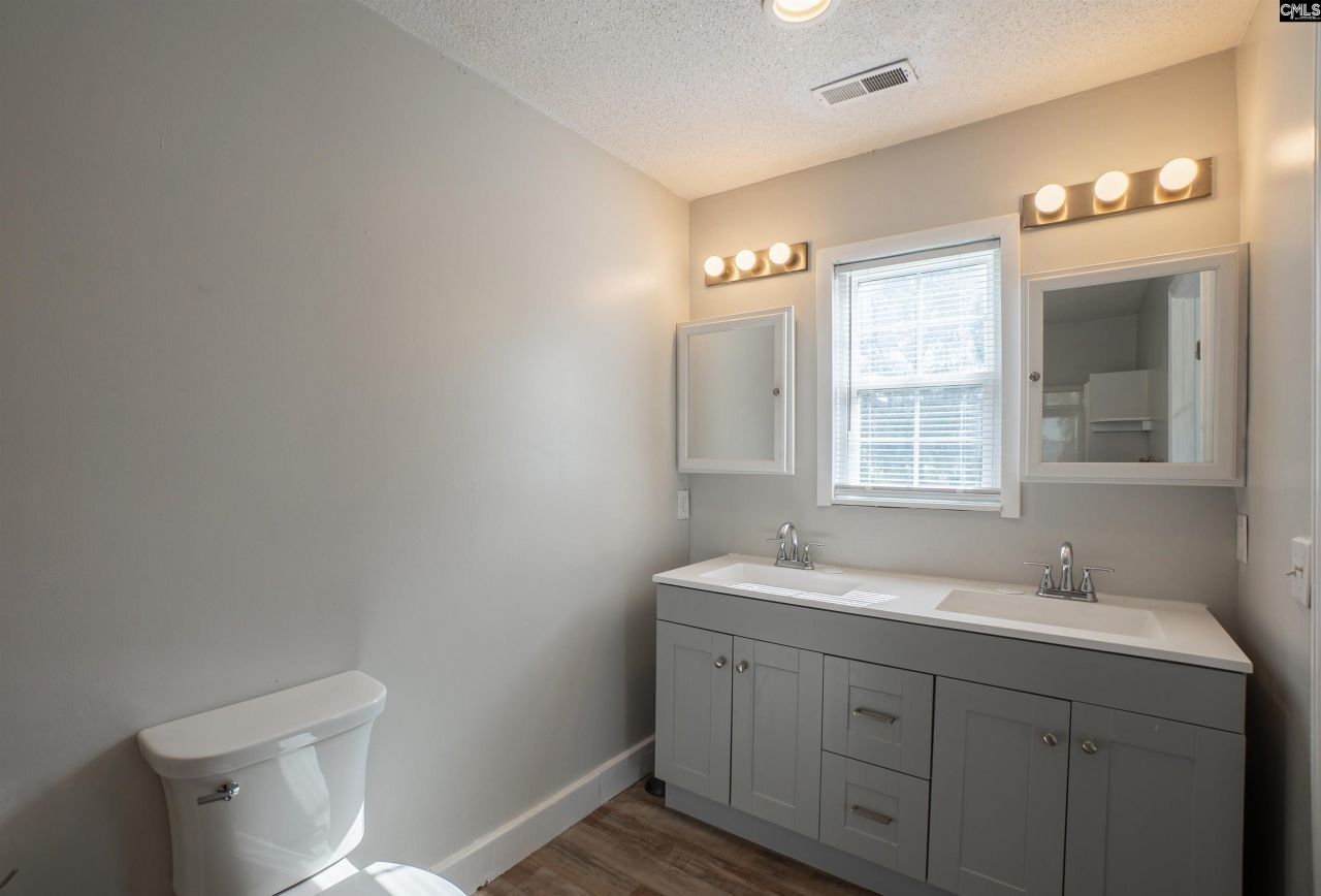 1156 Middle Dr  Photo 13