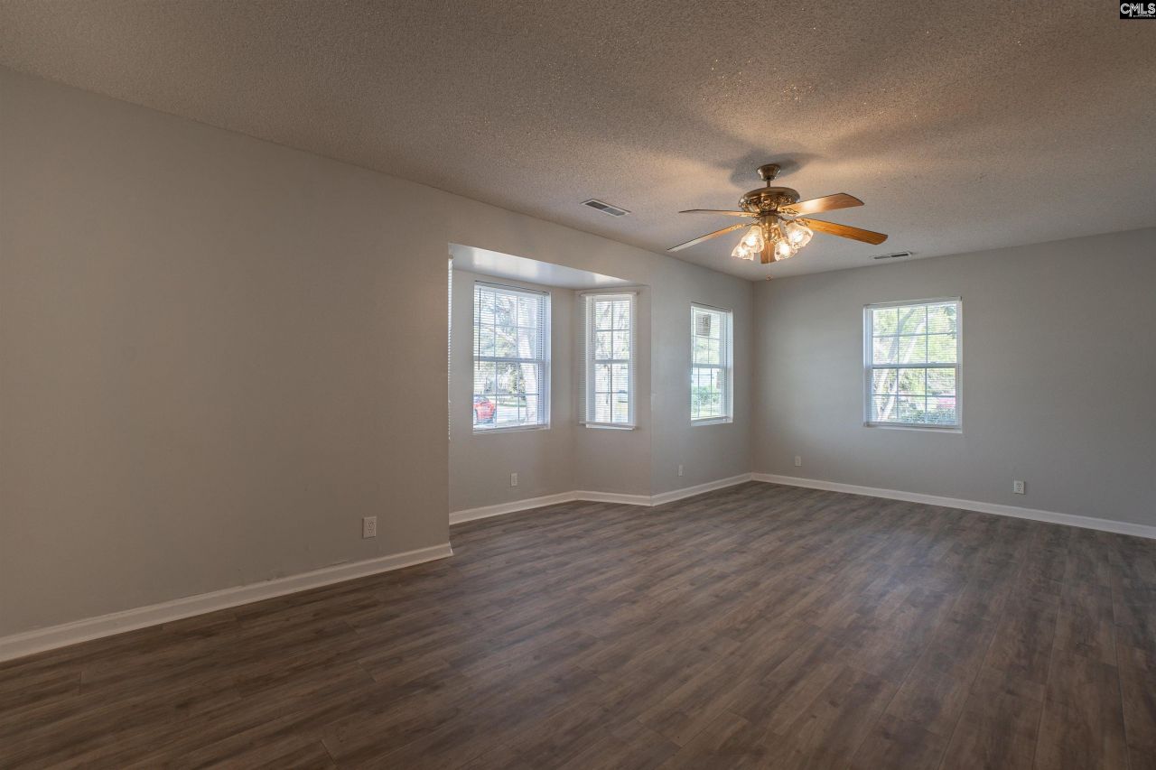 1156 Middle Dr  Photo 5