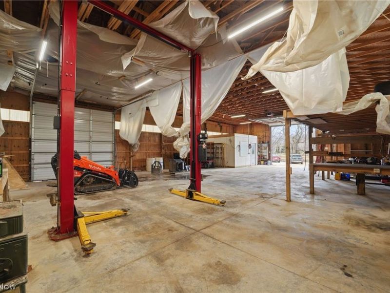 16176 Ravenna Road, Burton, OH 44021 Photo 8