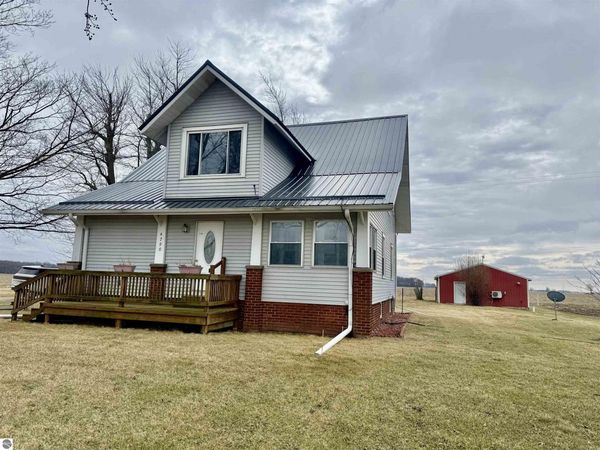 4790 Tyler Road E, Breckenridge, MI 48615