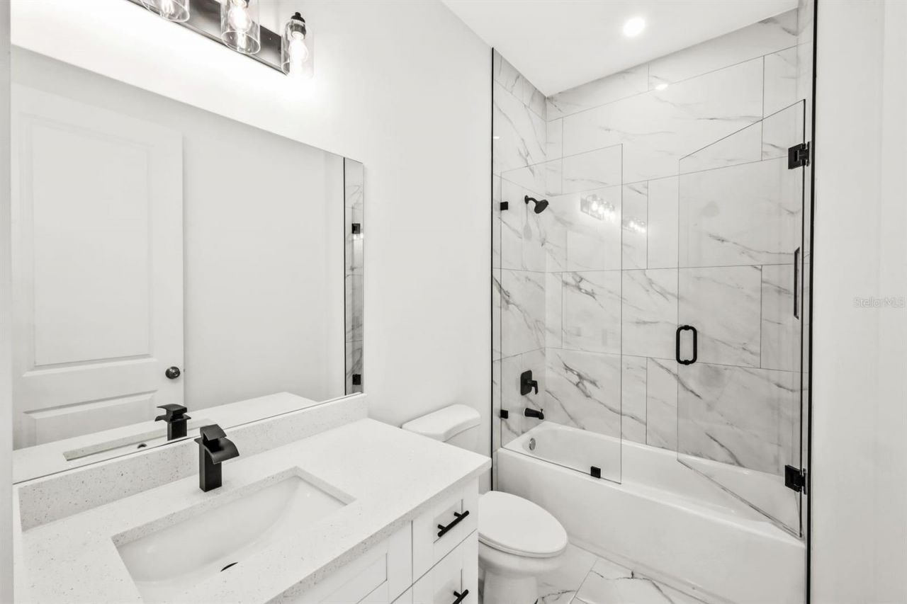 521/523 Lillon Avenue S, Lehigh Acres, FL 33974 Photo