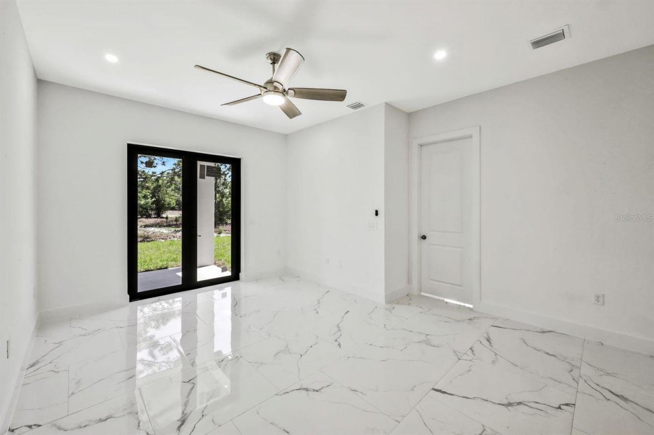 521/523 Lillon Avenue S, Lehigh Acres, FL 33974 Photo