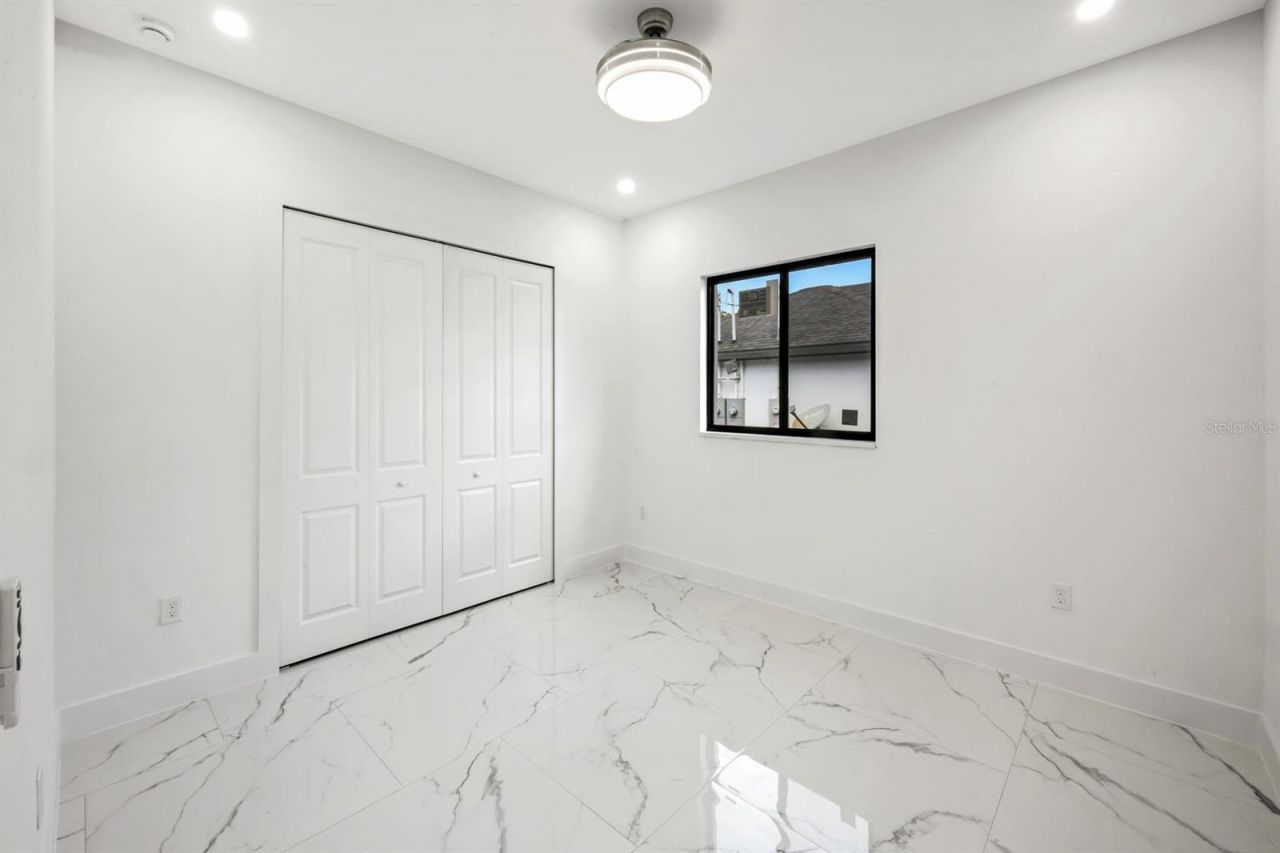 521/523 Lillon Avenue S, Lehigh Acres, FL 33974 Photo