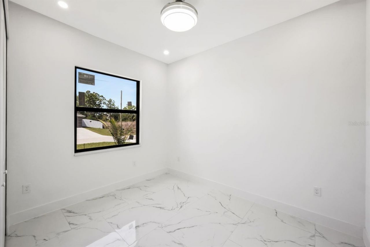 521/523 Lillon Avenue S, Lehigh Acres, FL 33974 Photo