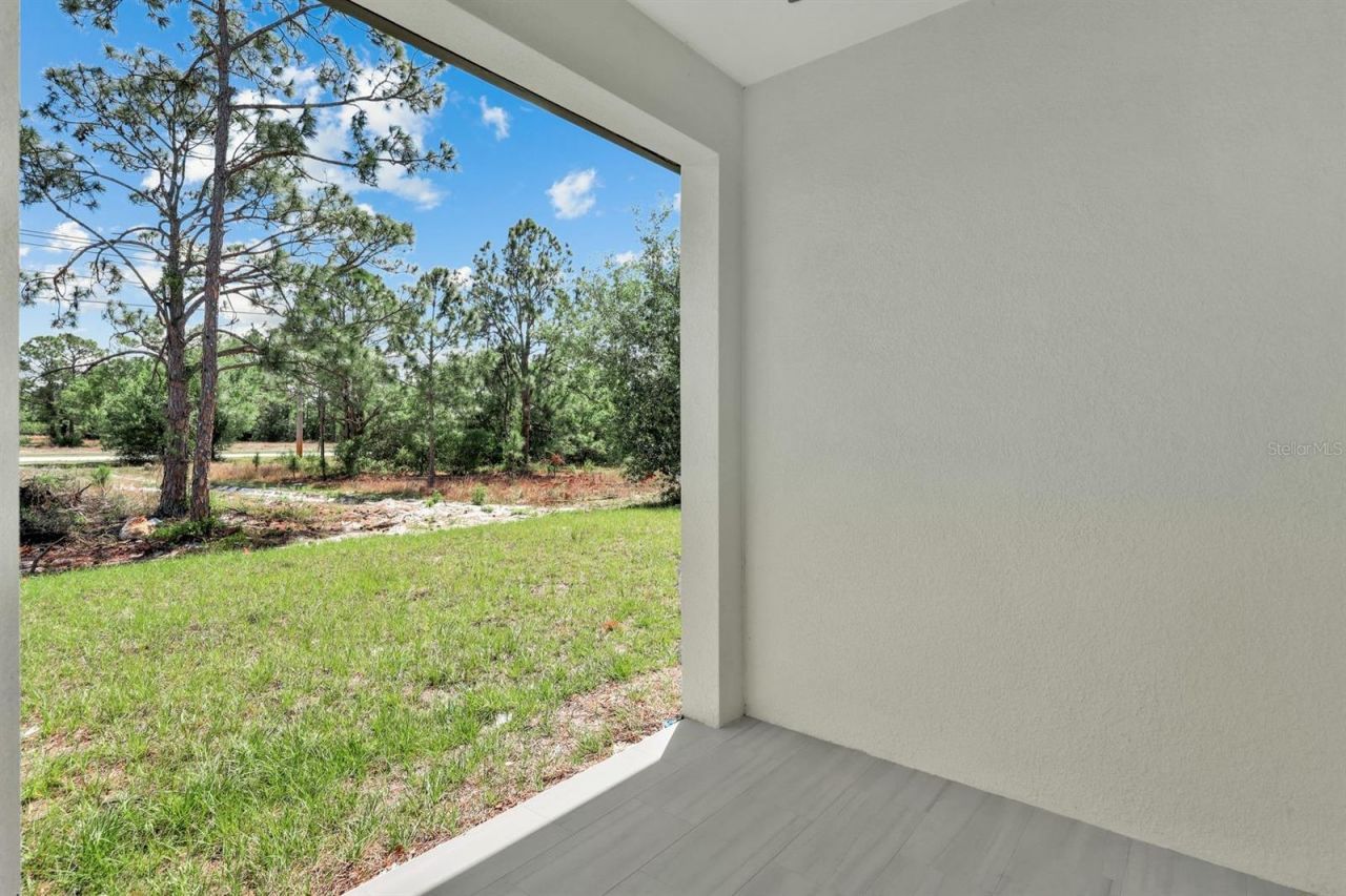 521/523 Lillon Avenue S, Lehigh Acres, FL 33974 Photo