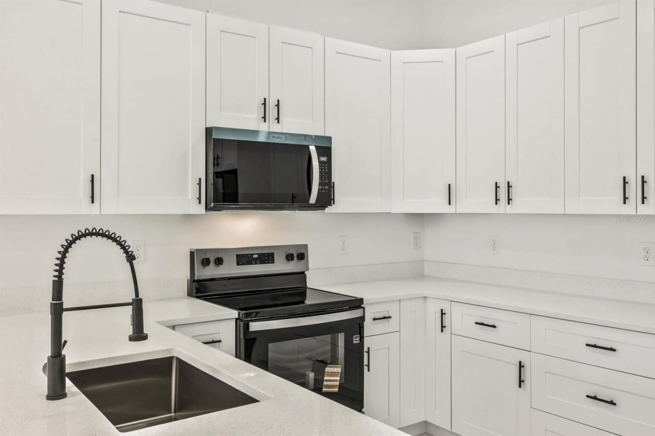 521/523 Lillon Avenue S, Lehigh Acres, FL 33974 Photo