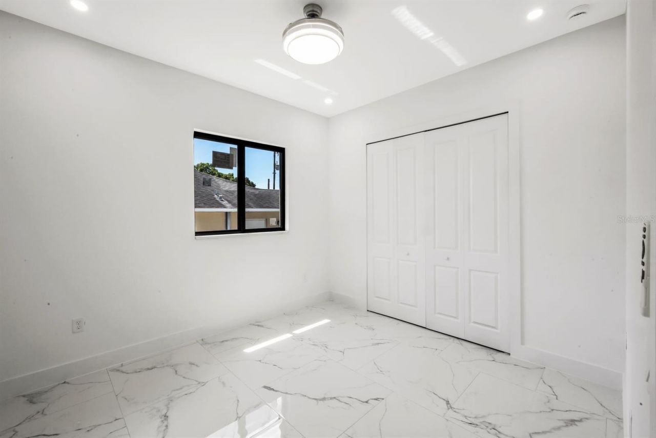 521/523 Lillon Avenue S, Lehigh Acres, FL 33974 Photo