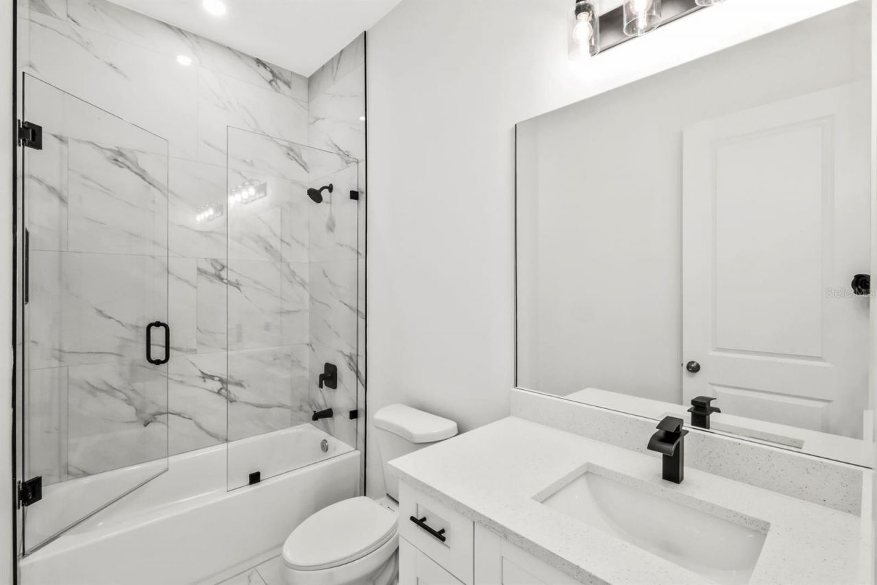 521/523 Lillon Avenue S, Lehigh Acres, FL 33974 Photo