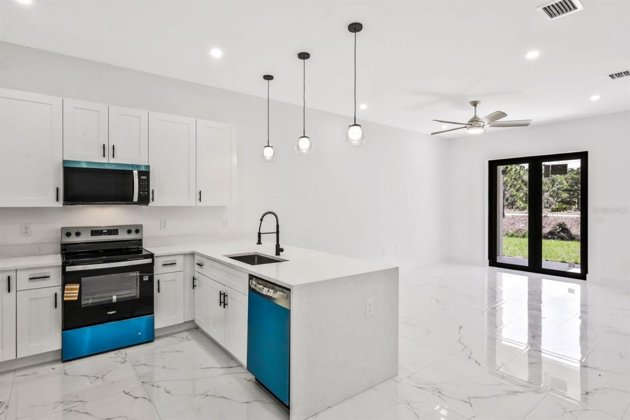 521/523 Lillon Avenue S, Lehigh Acres, FL 33974 Photo