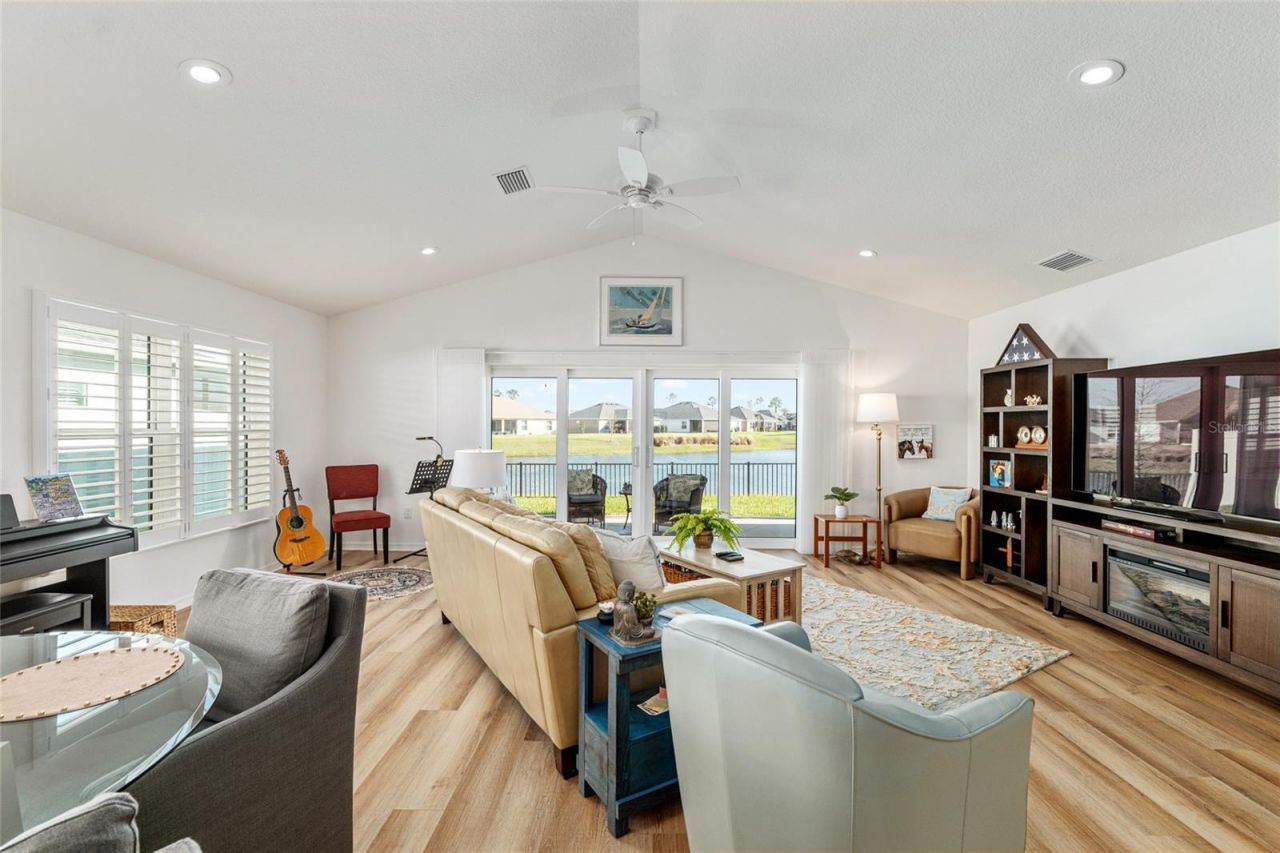 2004 Booth Place, The Villages, FL 34762 Photo