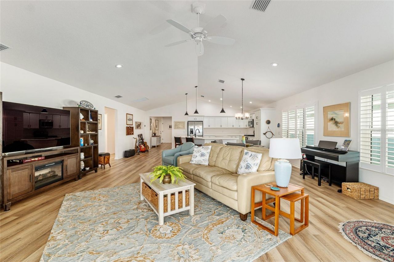 2004 Booth Place, The Villages, FL 34762 Photo