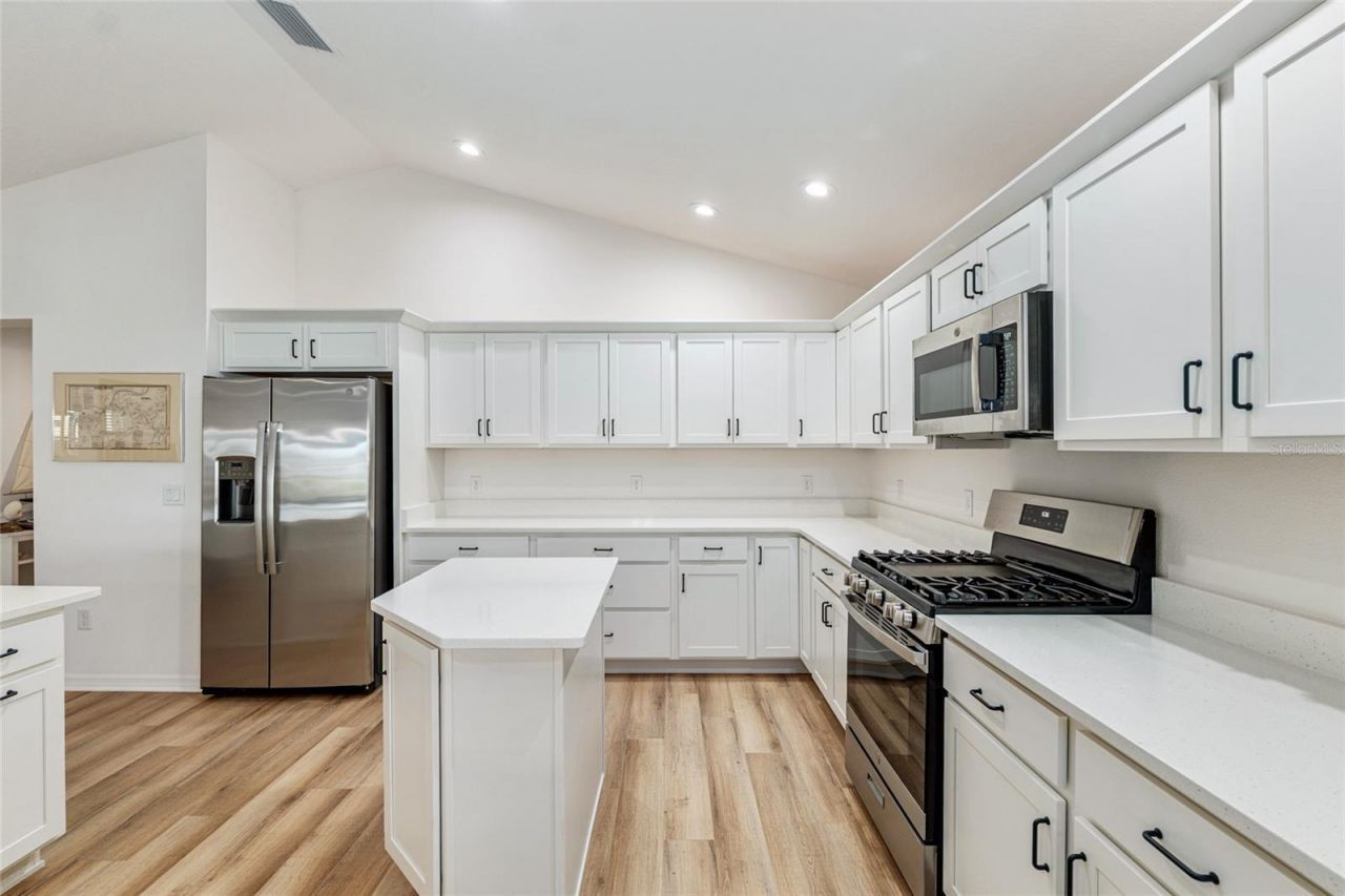 2004 Booth Place, The Villages, FL 34762 Photo