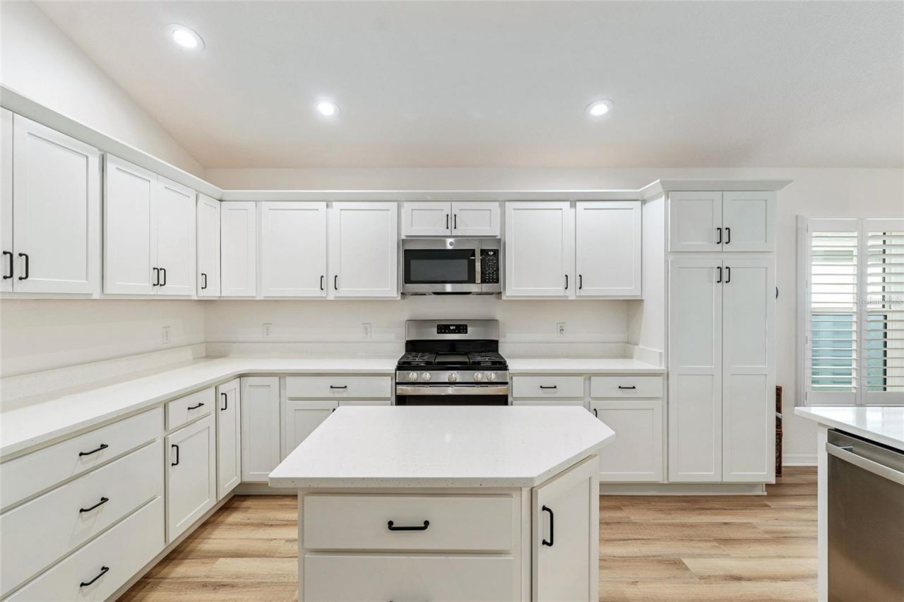 2004 Booth Place, The Villages, FL 34762 Photo