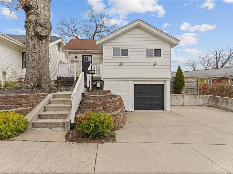 2888 Losantiville Avenue, Cincinnati, OH 45213 Photo 1
