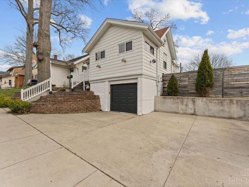 2888 Losantiville Avenue, Cincinnati, OH 45213 Photo 2