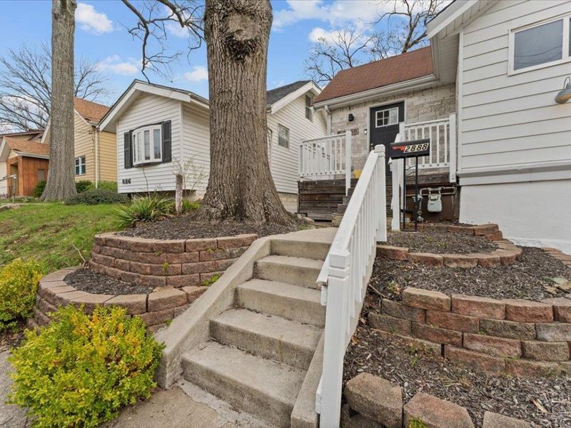 2888 Losantiville Avenue, Cincinnati, OH 45213 Photo 3