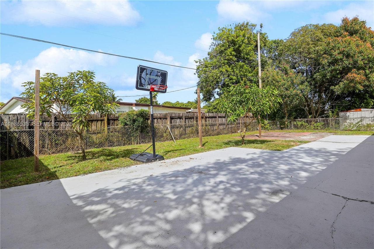 4841 NW 12th Ct, Lauderhill, FL 33313 Photo