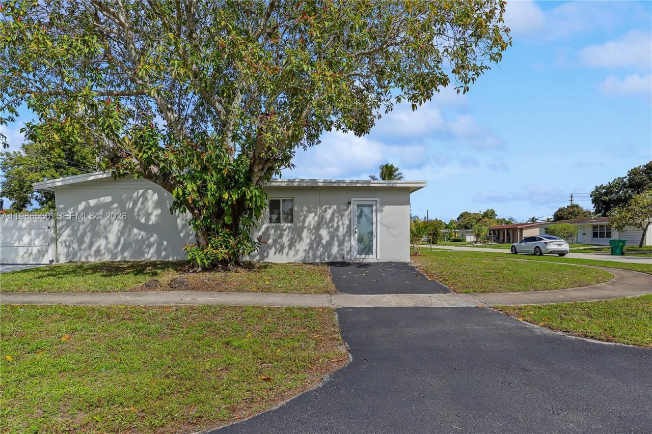 4841 NW 12th Ct, Lauderhill, FL 33313 Photo