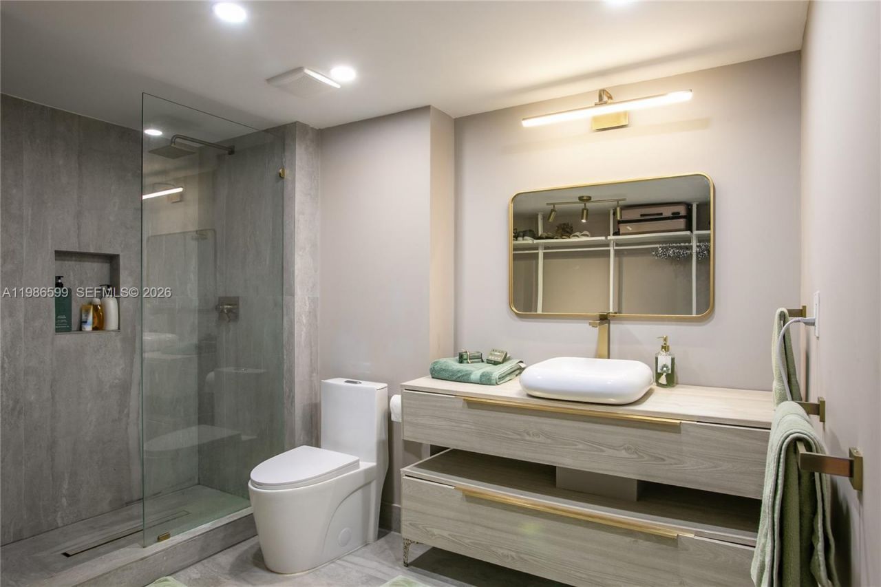 1800 NE 114th St, Unit 2309, Miami, FL 33181 Photo