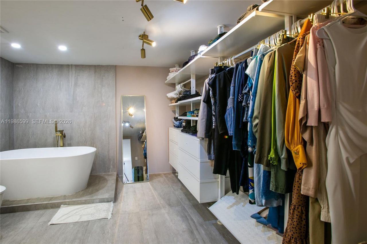 1800 NE 114th St, Unit 2309, Miami, FL 33181 Photo