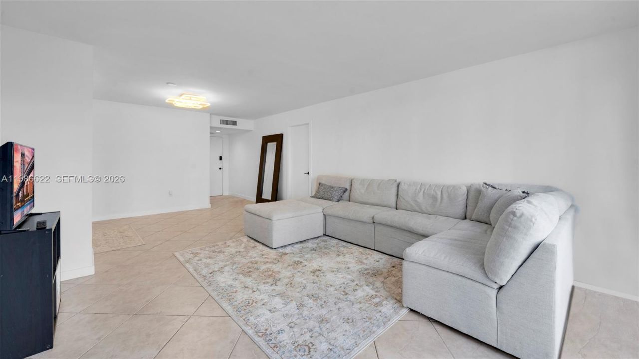 18041 Biscayne Blvd, Unit 202, Aventura, FL 33160 Photo
