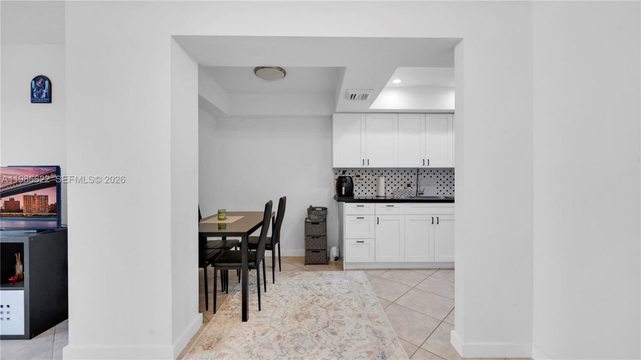 18041 Biscayne Blvd, Unit 202, Aventura, FL 33160 Photo