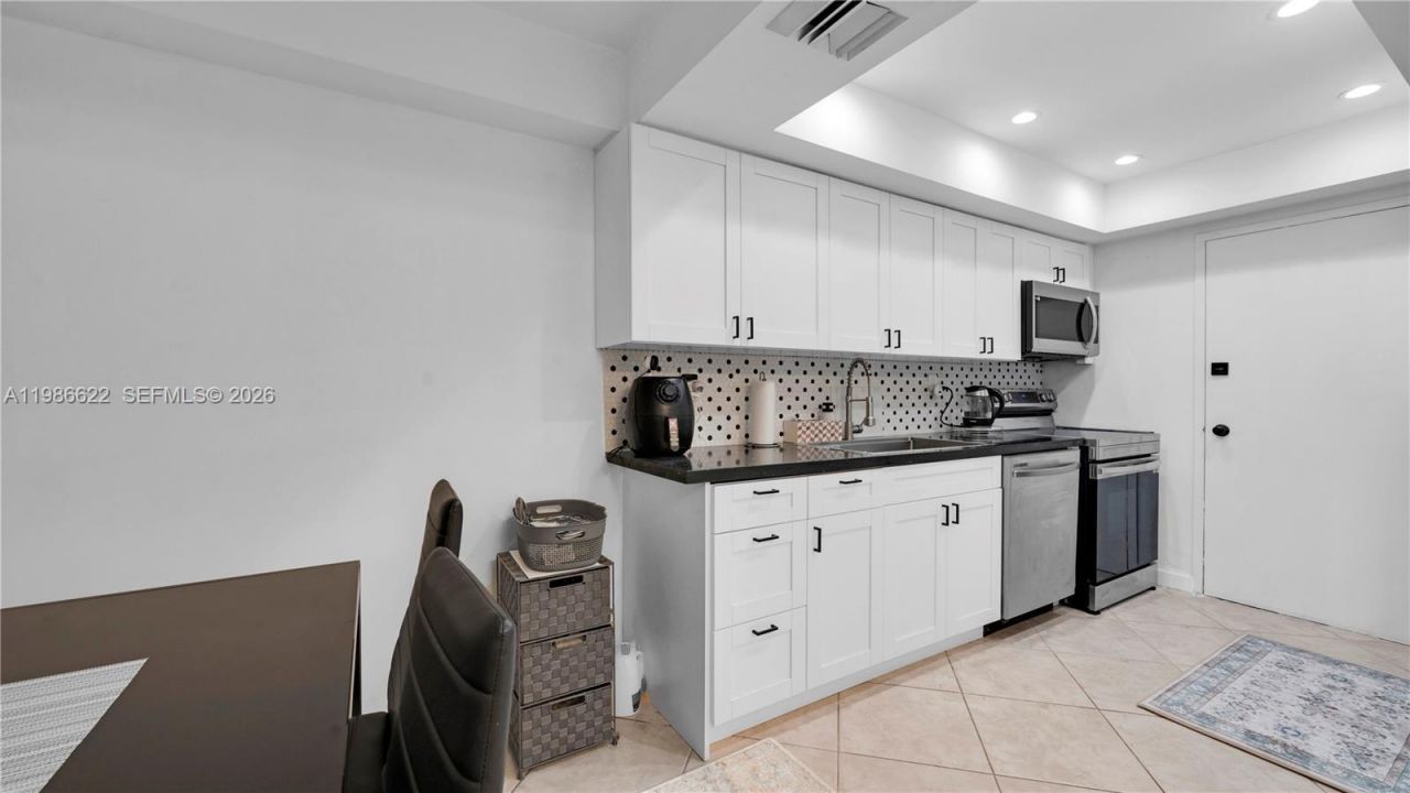 18041 Biscayne Blvd, Unit 202, Aventura, FL 33160 Photo