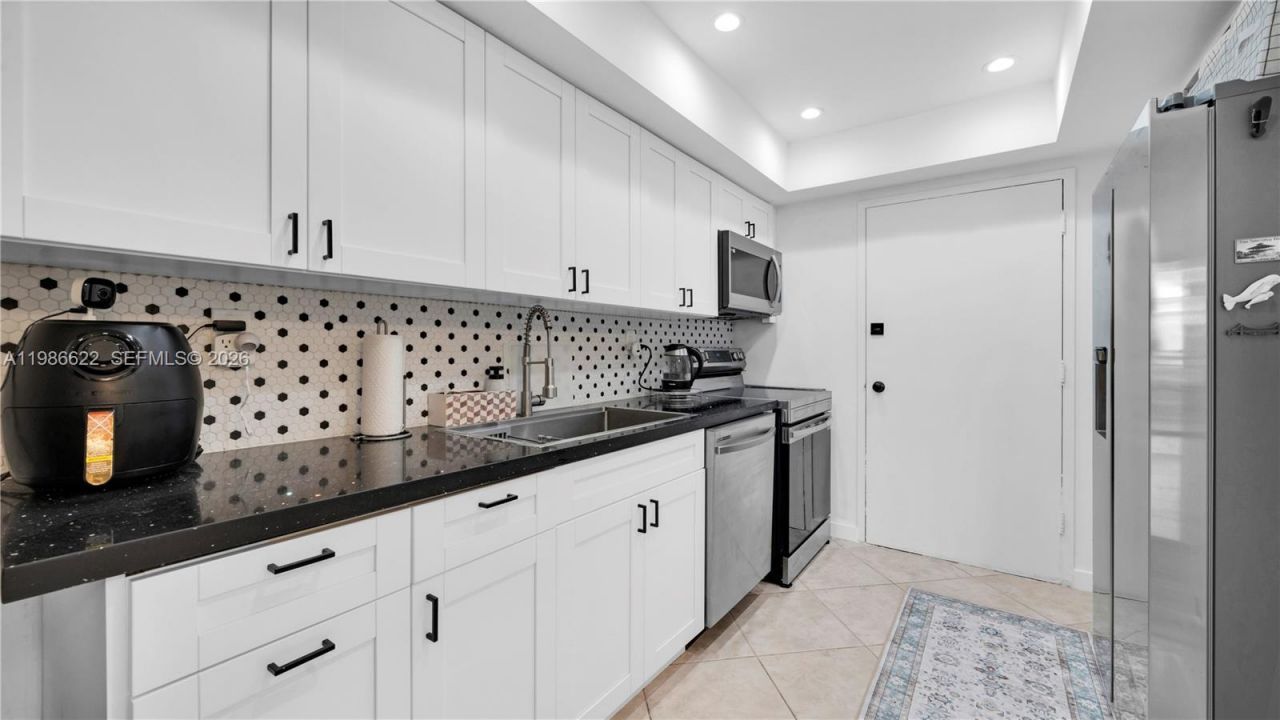 18041 Biscayne Blvd, Unit 202, Aventura, FL 33160 Photo