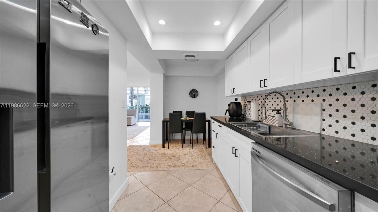 18041 Biscayne Blvd, Unit 202, Aventura, FL 33160 Photo