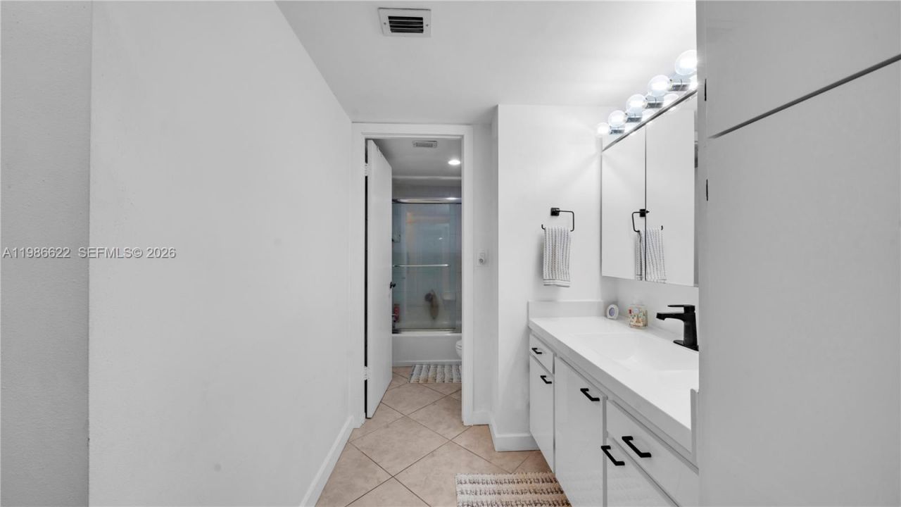18041 Biscayne Blvd, Unit 202, Aventura, FL 33160 Photo