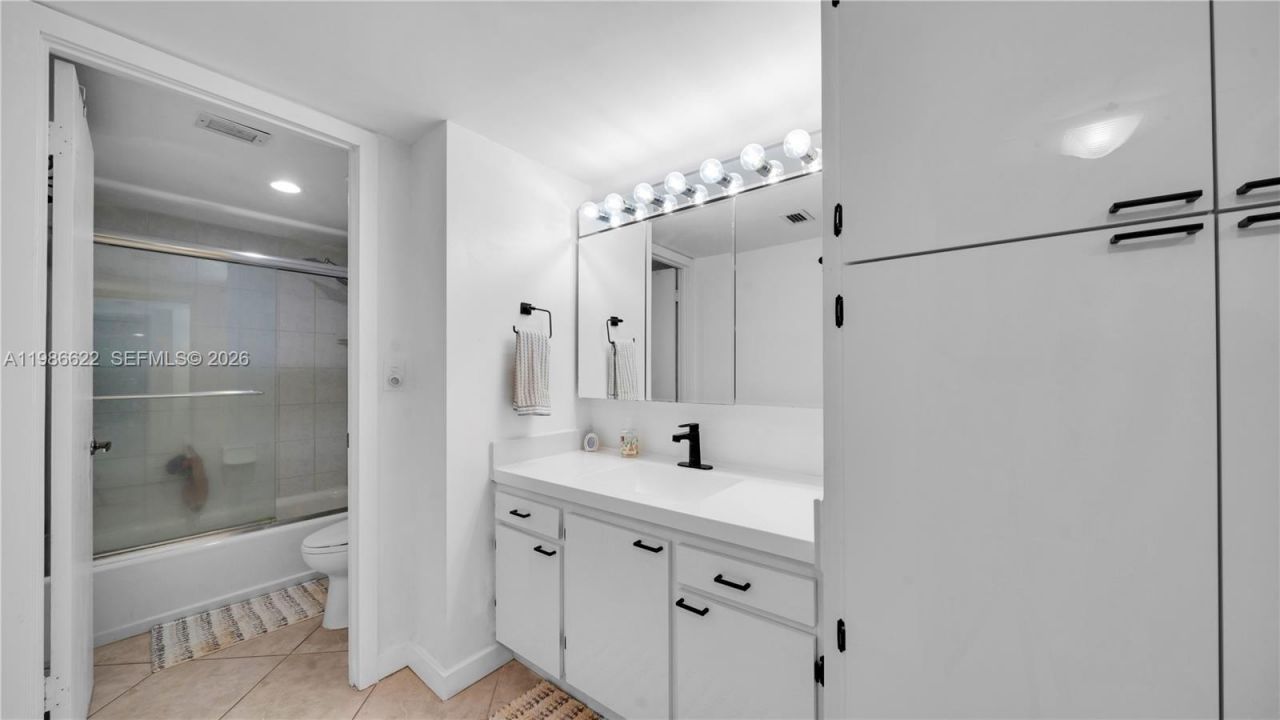 18041 Biscayne Blvd, Unit 202, Aventura, FL 33160 Photo