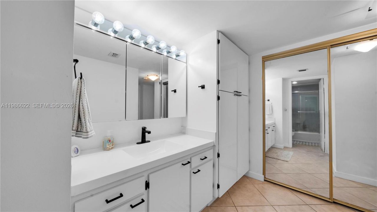 18041 Biscayne Blvd, Unit 202, Aventura, FL 33160 Photo