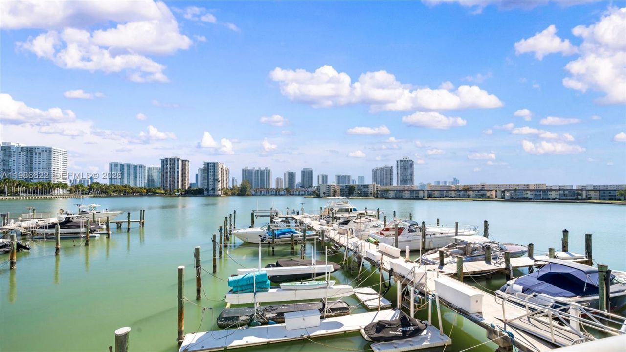 18041 Biscayne Blvd, Unit 202, Aventura, FL 33160 Photo