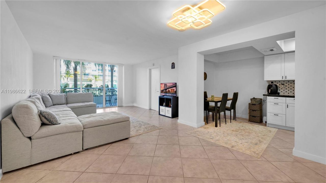 18041 Biscayne Blvd, Unit 202, Aventura, FL 33160 Photo