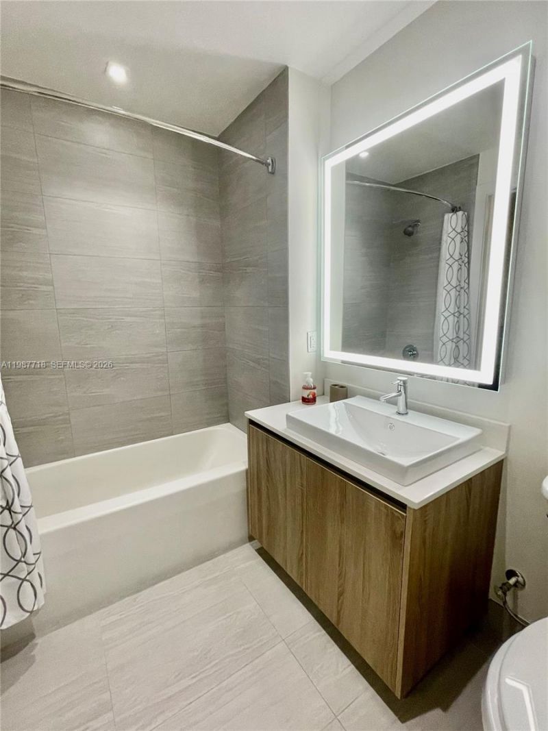 2960 NE 207th, Unit 707, Aventura, FL 33180 Photo