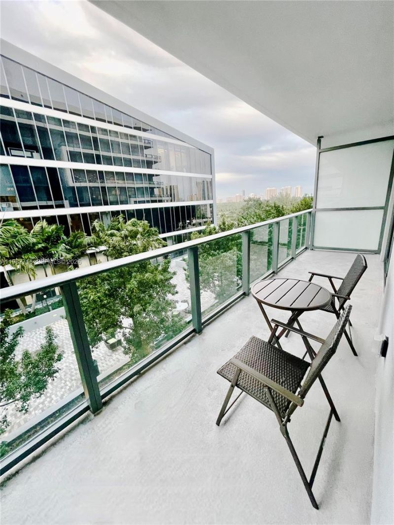 2960 NE 207th, Unit 707, Aventura, FL 33180 Photo