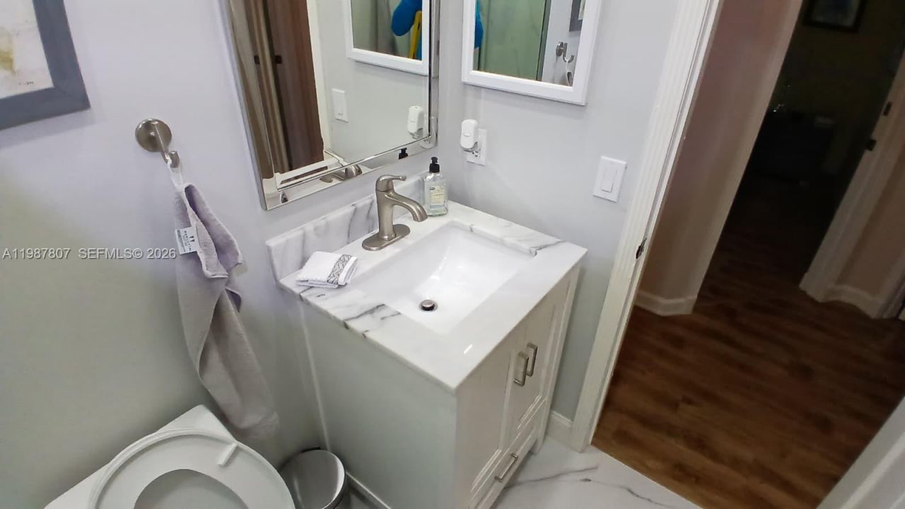 6421 SW 56th St, South Miami, FL 33155 Photo