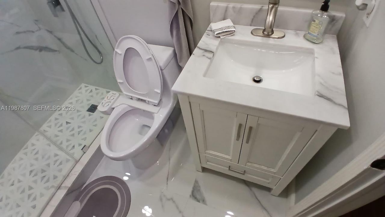 6421 SW 56th St, South Miami, FL 33155 Photo