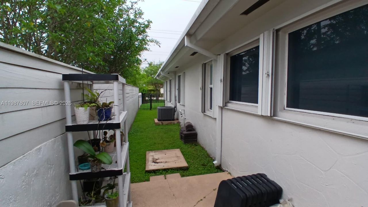 6421 SW 56th St, South Miami, FL 33155 Photo