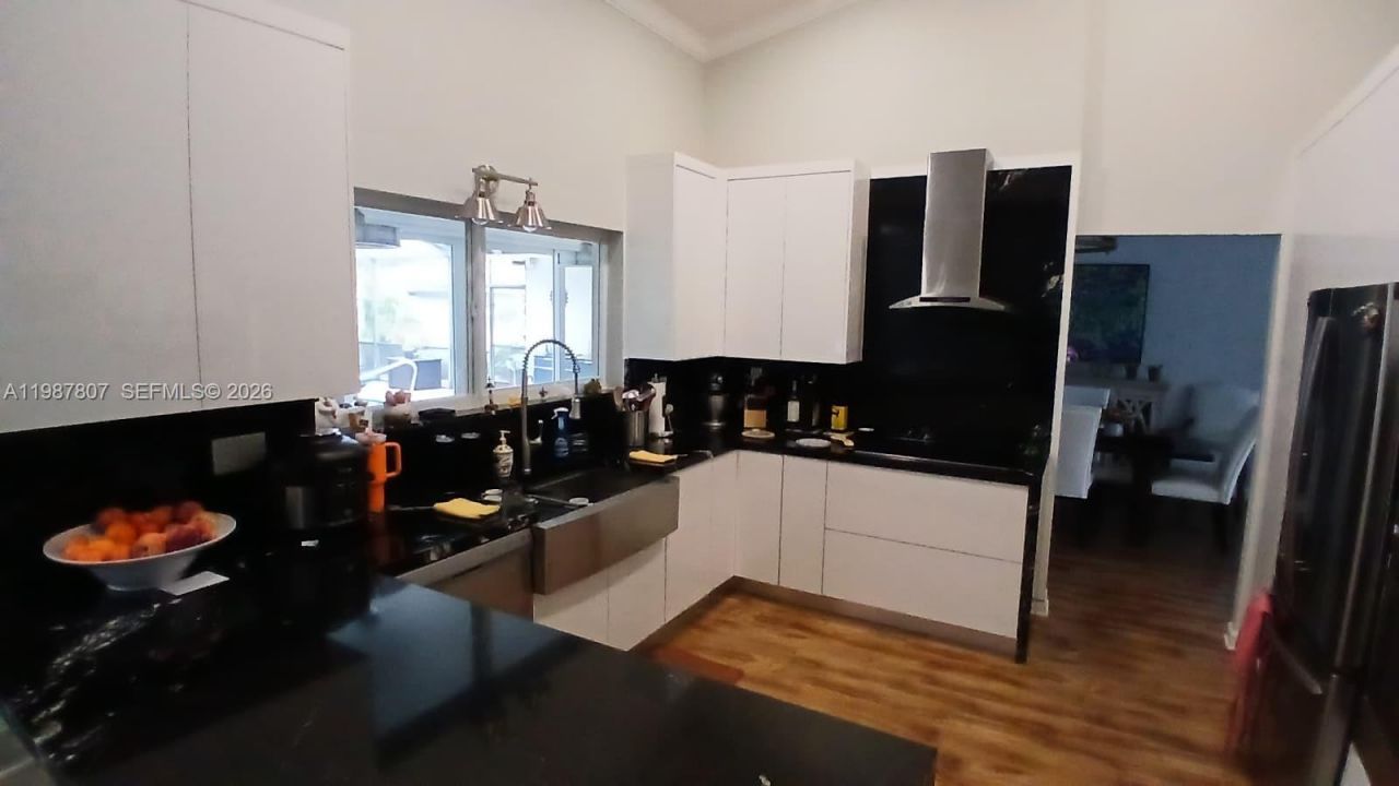 6421 SW 56th St, South Miami, FL 33155 Photo