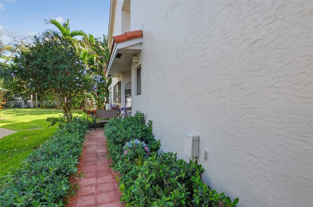 21391 Marina Cove Circle, Unit K11, Aventura, FL 33180 Photo