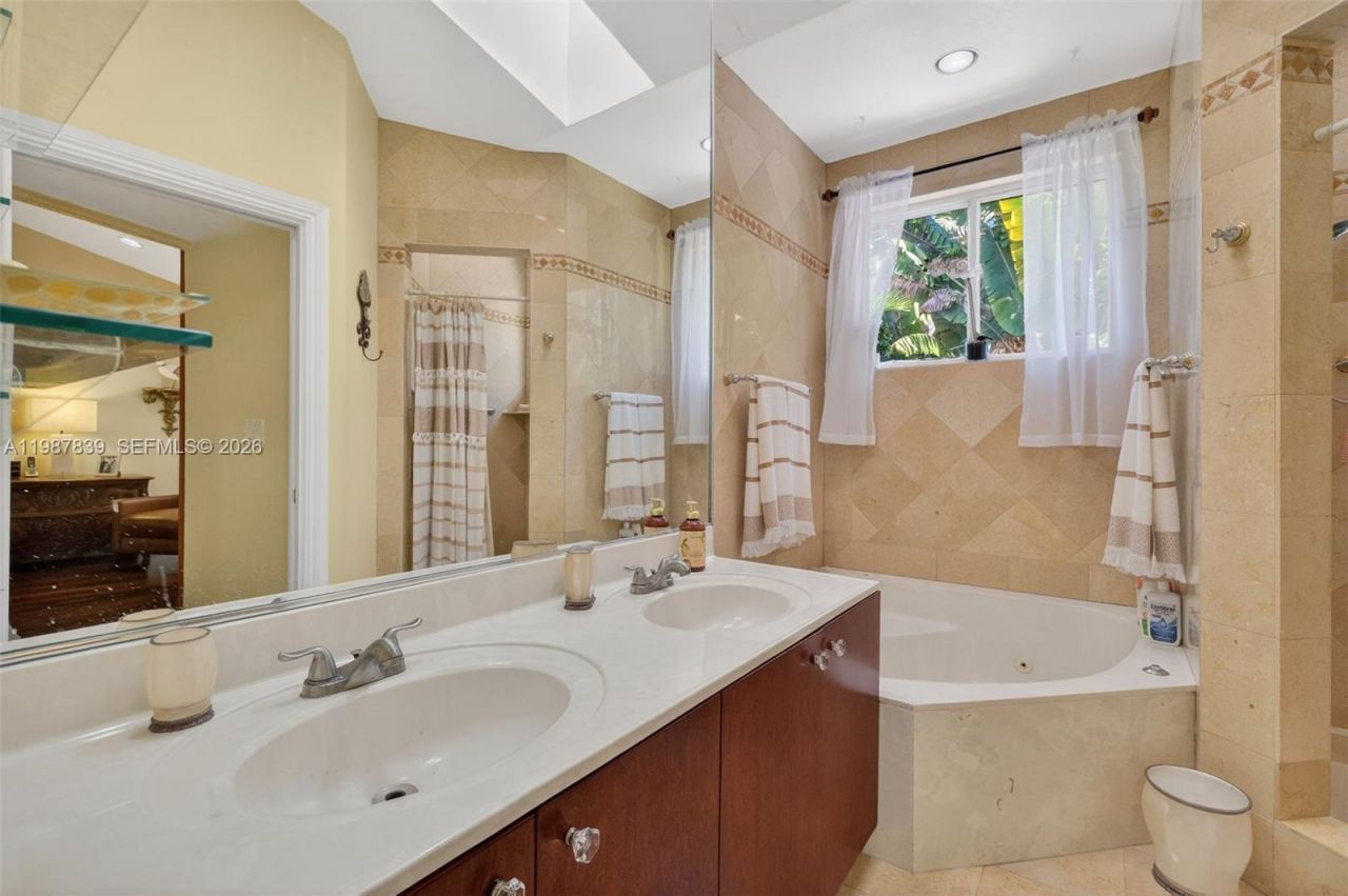 21391 Marina Cove Circle, Unit K11, Aventura, FL 33180 Photo