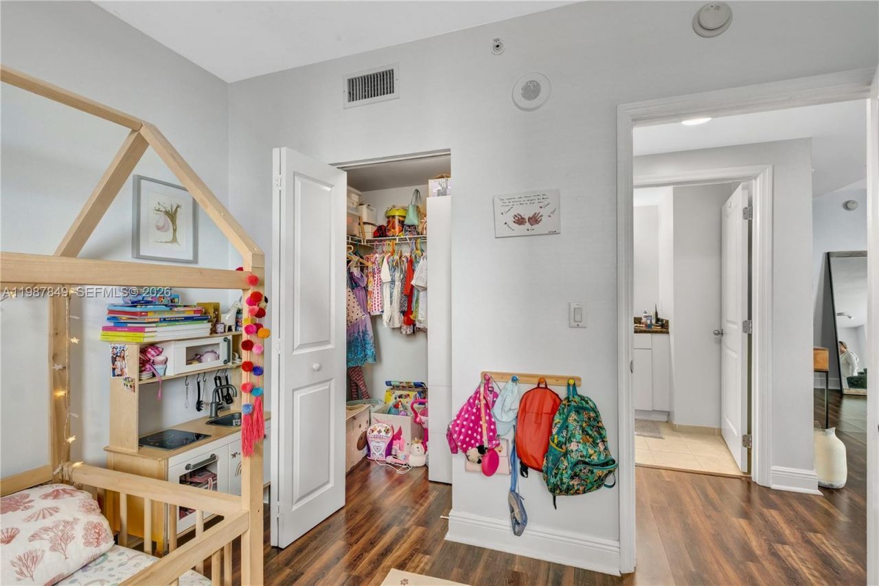 1250 S Miami Ave , Unit 2802, Miami, FL 33130 Photo