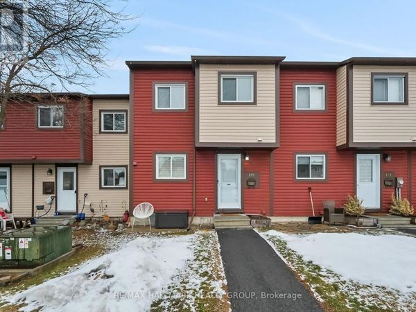 119 Teal Crescent , Ottawa, ON K1E2C1