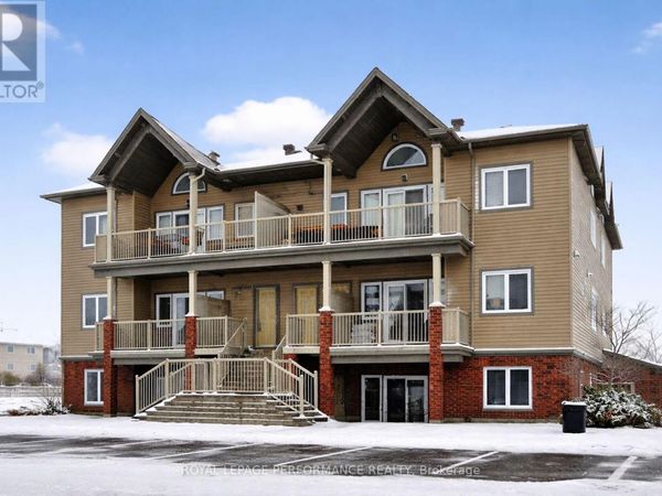 135 Harthill Way , Unit B, Ottawa, ON K2J5V1