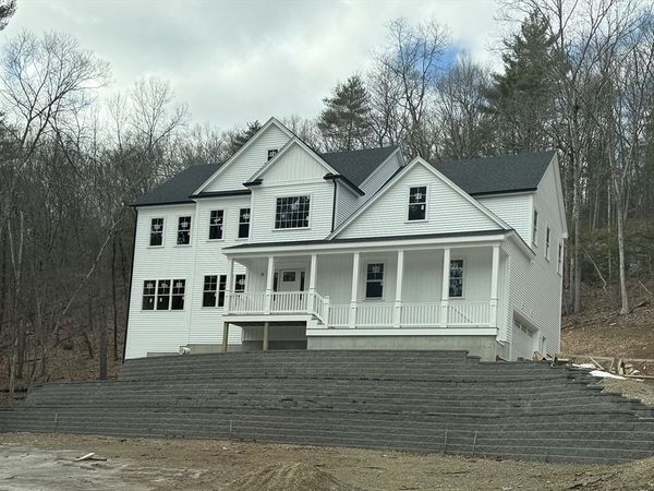 99 W River St, Upton, MA 01568