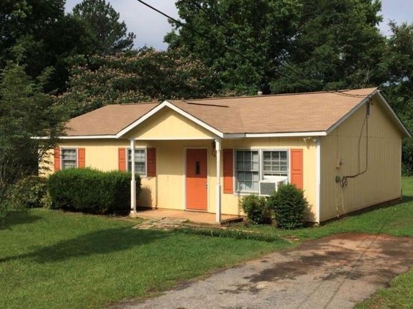 107 Oakwood Circle, Griffin, GA 30223