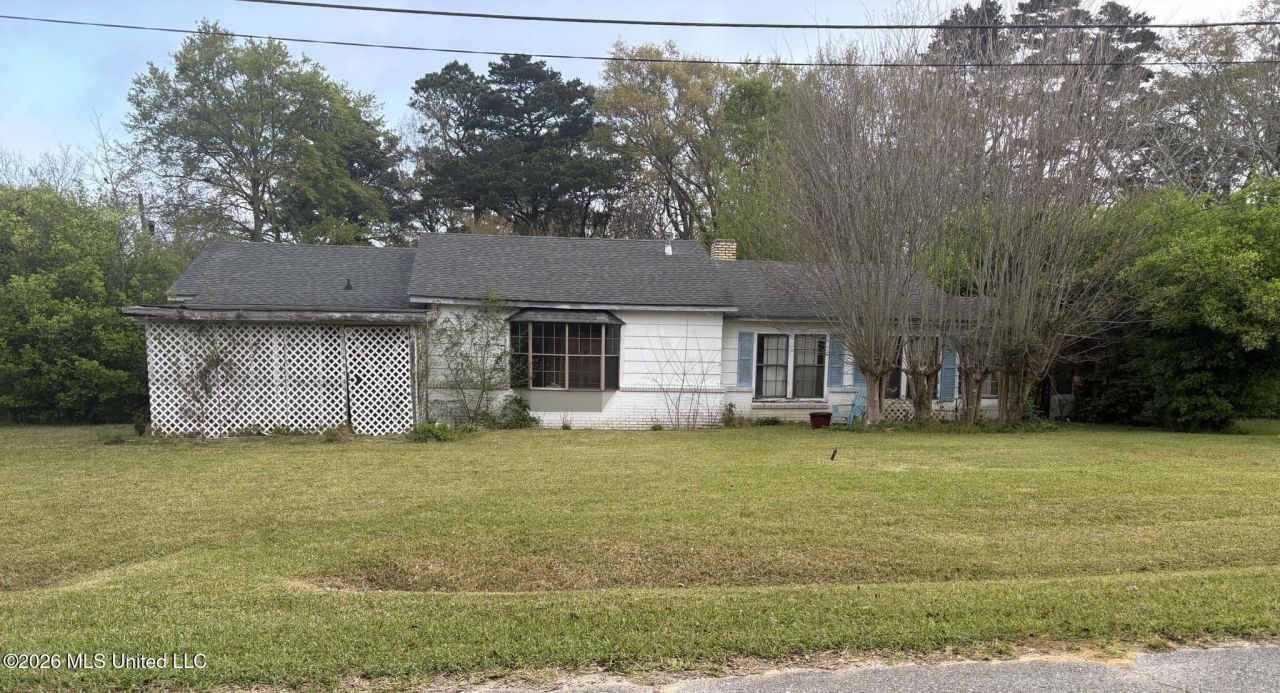 507 E College Avenue, Wiggins, MS 39577 Main Photo