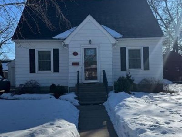 1913 Emery Street, Eau Claire, WI 54701
