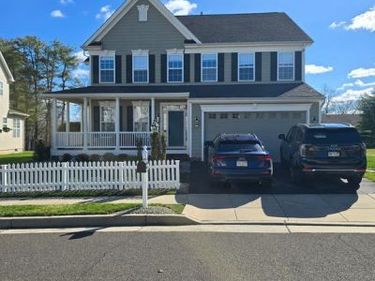 10 HARTFELD ROAD, NEWTOWN, PA 18940